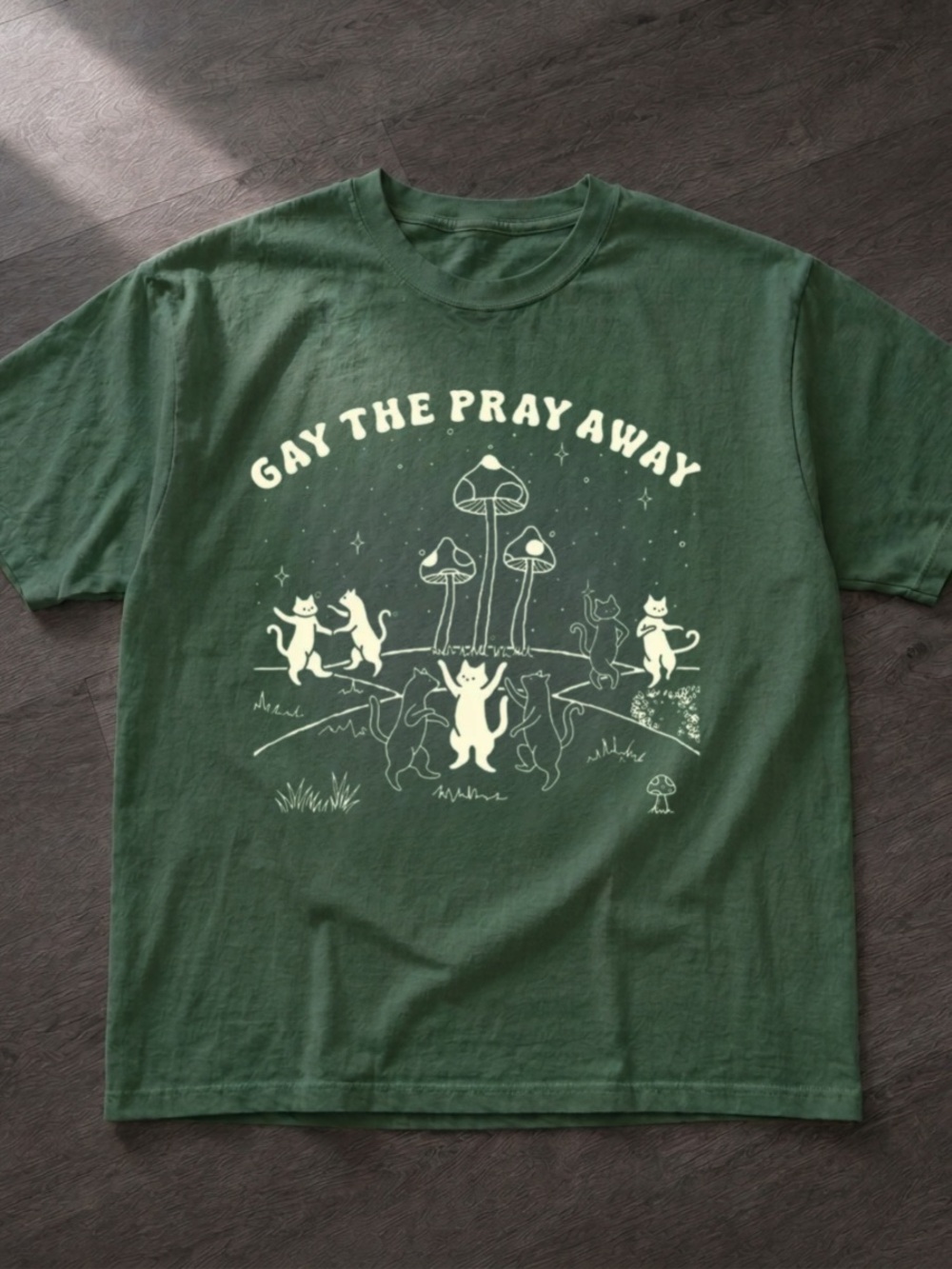 Green Graphic Tee with Cats & Mushrooms Unisex vintage